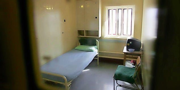 Das ist Beckers Knallhart-Alltag im Gefängnis