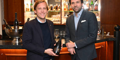 Exklusive Schaumweinabf&uuml;llung in Wiens &auml;ltestem Hotel