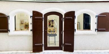 Wiens kleinstes Atelier er&ouml;ffnet mit emotionaler Kunst