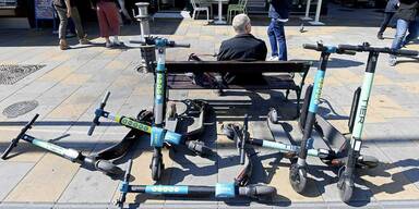 E-Scooter-Parksünder: Linz startet jetzt "Aktion scharf"