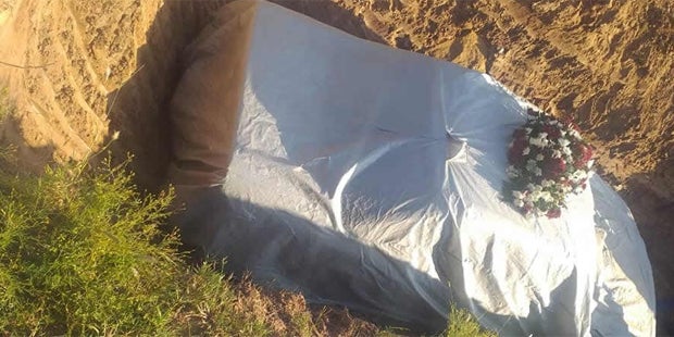 Politiker ließ sich in seinem Mercedes bestatten