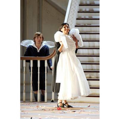 Anna Netrebko im Babyglück