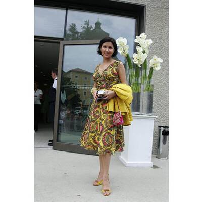 Anna Netrebko im Babyglück