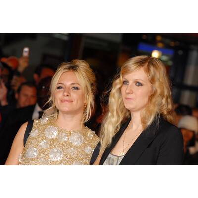 Sienna Miller modelt eigene Kollektion