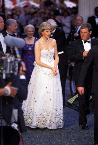 Märchen-Kleid von Prinzessin Diana versteigert