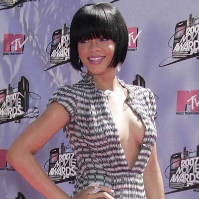 Sexy & jung: Rihanna geizt nicht mit ihren Reizen