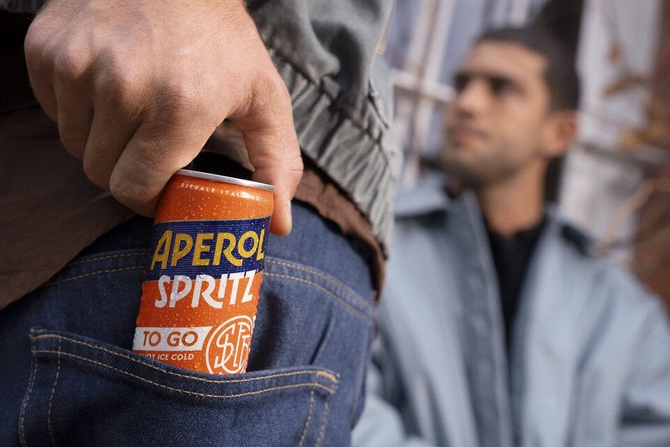 Sommer-Sensation: Aperol Spritz gibt es jetzt aus der Dose!