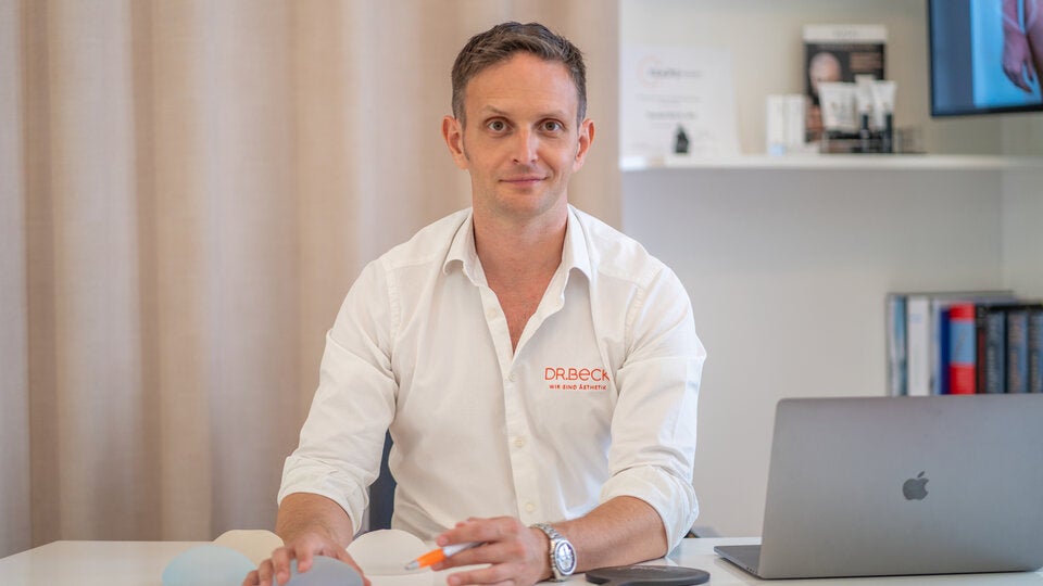 Dr. Med. Univ. Harald Beck, Spezialist für plastische Chirurgie in Wien