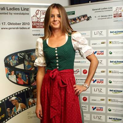 Tennis-Stars im Dirndl