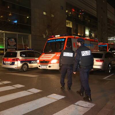 Mann mit Waffe in Millennium City