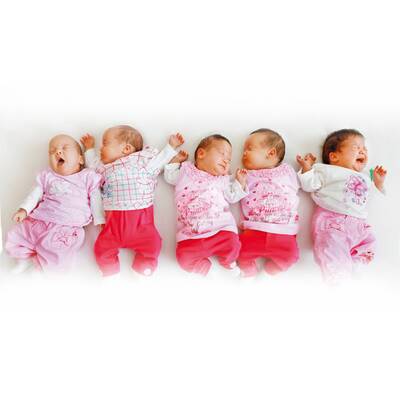 ÖSTERREICH besuchte die Fünflinge