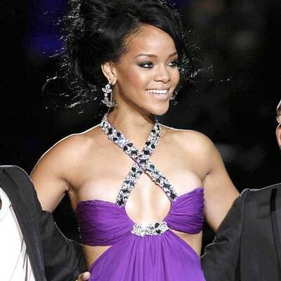 Sexy & jung: Rihanna geizt nicht mit ihren Reizen