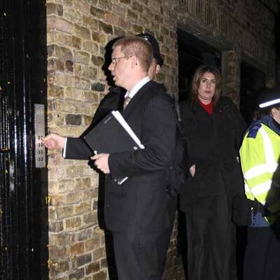 Amy Winehouses Haus wird durchsucht.