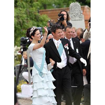 Adel verpflichtet: So schön heiraten die Royals