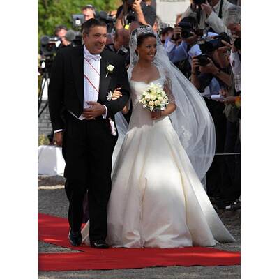 Adel verpflichtet: So schön heiraten die Royals