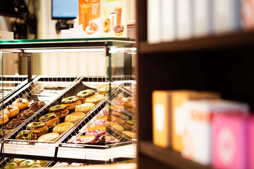 Donut-Alarm im 1. Bezirk: DUNKIN’ eröffnet in der Schottengasse