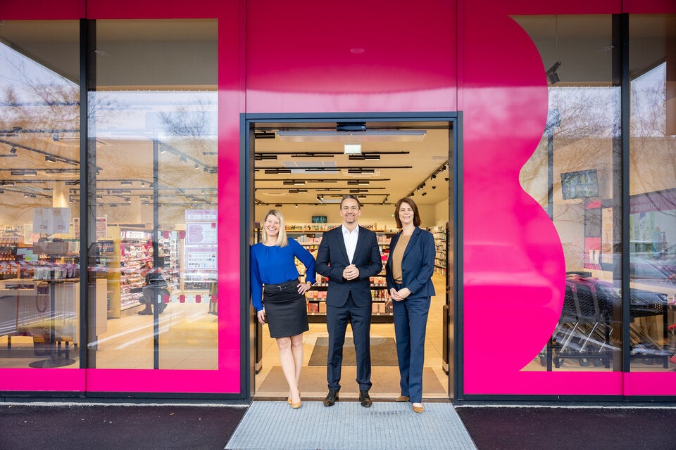 Die BIPA Geschäftsführer:innen Daniela Reumann, Markus Geyer und Margit Reisinger (v.l.n.r.)