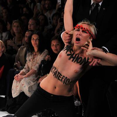 Femen stürmen Catwalk
