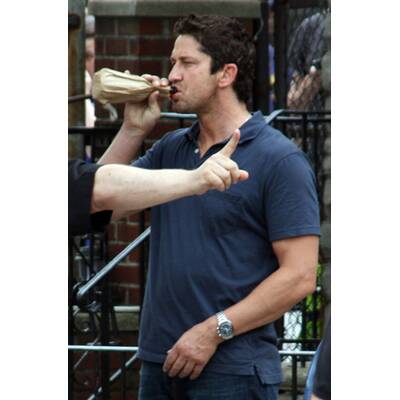 Butler jagd als Kautions-Cop Jen Aniston