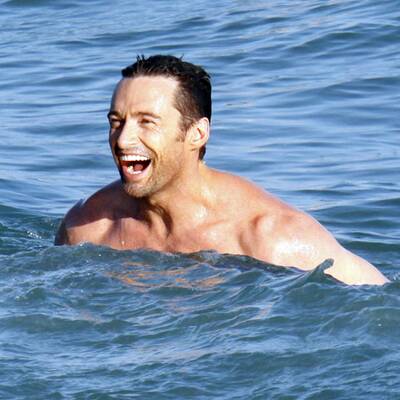 Hugh Jackman knutscht rum!