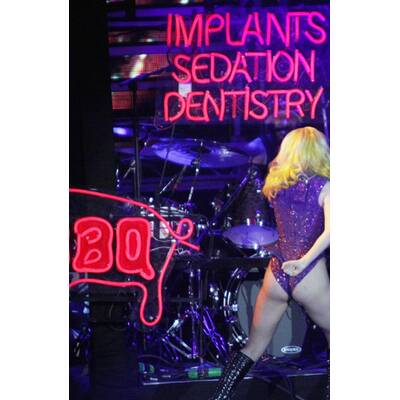 Schräg, sexy - Lady Gaga live auf der Bühne