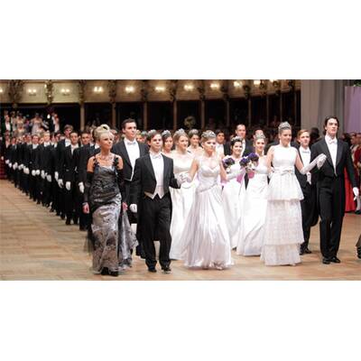 Die Swarovskis am Opernball