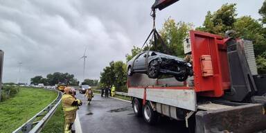 Lenker krachte gegen A3-Leitschiene: unverletzt