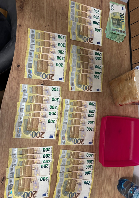 Polizei sprengt Drogenbande: 11 Festnahmen