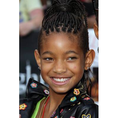 Willow Smiths Haarstyles