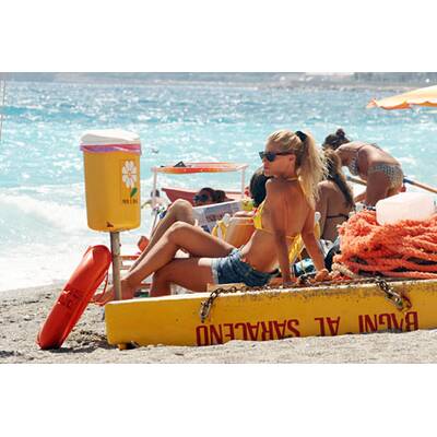 Hurra, Michelle Hunziker zurück am Strand!