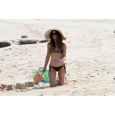 Kate Beckinsale: Sexiest Woman Alive am Strand