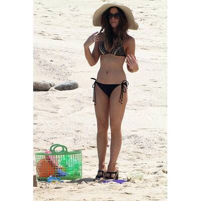 Kate Beckinsale: Sexiest Woman Alive am Strand