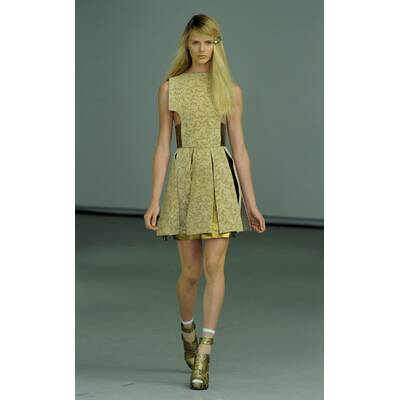 Elle Fanning modelt für Rodarte