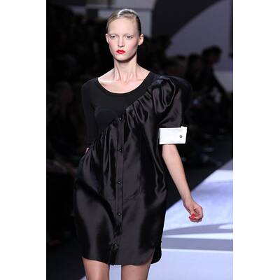 Stars zeigen rote Lippen