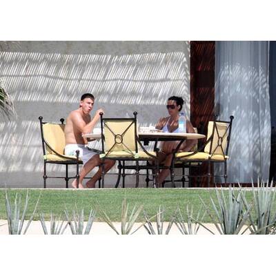 Im Bikini: Alanis Morissette zeigt ihren Babybauch