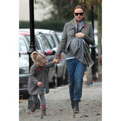 Modedesignerin beweist Stil