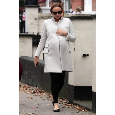 Modedesignerin beweist Stil