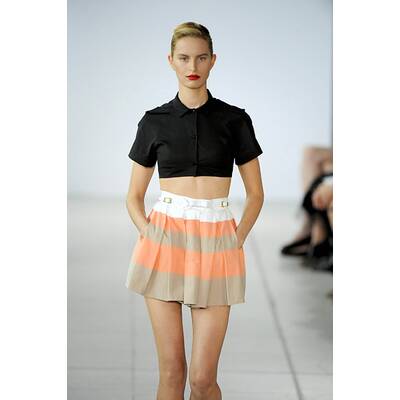 Stars zeigen rote Lippen