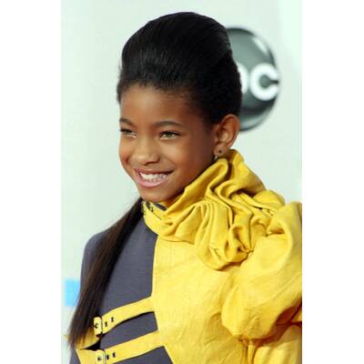 Willow Smiths Haarstyles