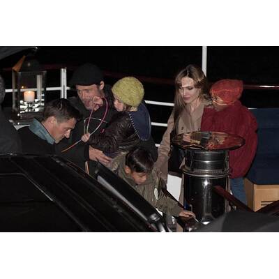 Brangelina schmeißen Geburtstags-Party auf Boot