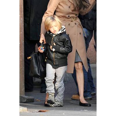 Angelina Jolie zeigt Vivienne, Shiloh, Zahara und Pax das Aquarium