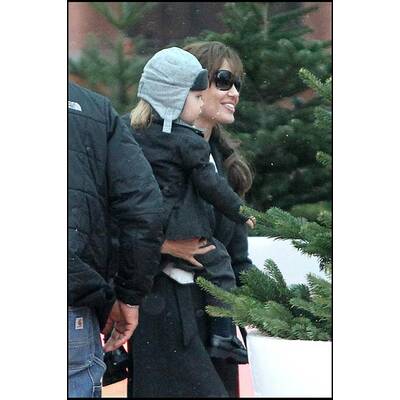 Angelina Jolie zeigt Vivienne, Shiloh, Zahara und Pax das Aquarium