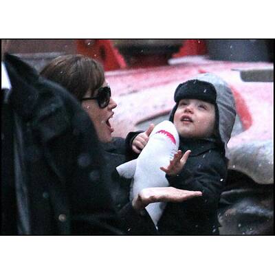 Angelina Jolie zeigt Vivienne, Shiloh, Zahara und Pax das Aquarium