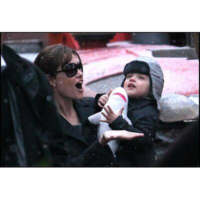 Angelina Jolie zeigt Vivienne, Shiloh, Zahara und Pax das Aquarium