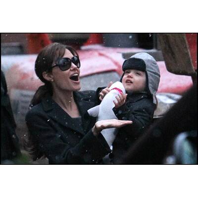 Angelina Jolie zeigt Vivienne, Shiloh, Zahara und Pax das Aquarium