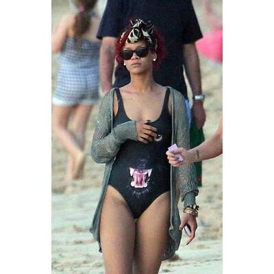 Rihanna im Panther-Badeanzug auf Barbados