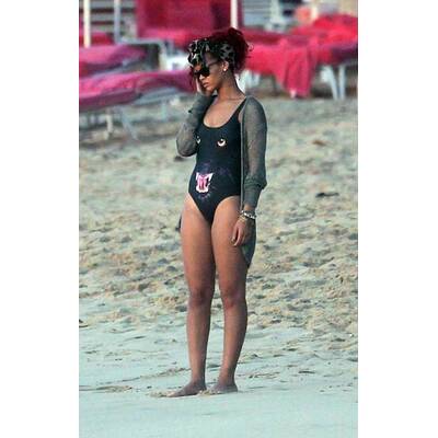Rihanna im Panther-Badeanzug auf Barbados