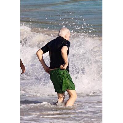 Steve Martin hat Spaß am Strand