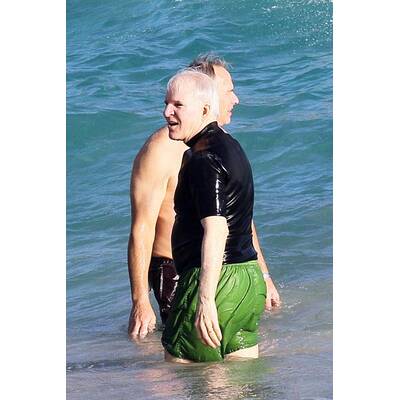 Steve Martin hat Spaß am Strand
