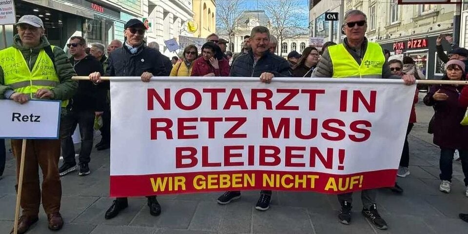 WUT vor dem Landhaus: Bürger begehren Änderung des Gesundheitsplans2040+